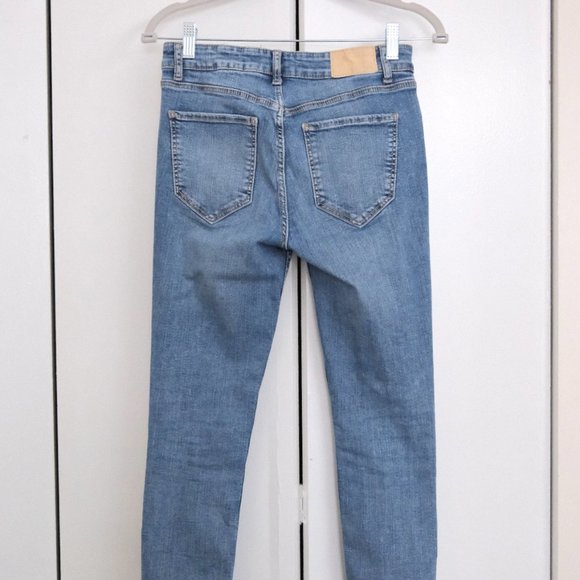 Zara Mid Rise Skinny Jeans - Picture 4 of 11